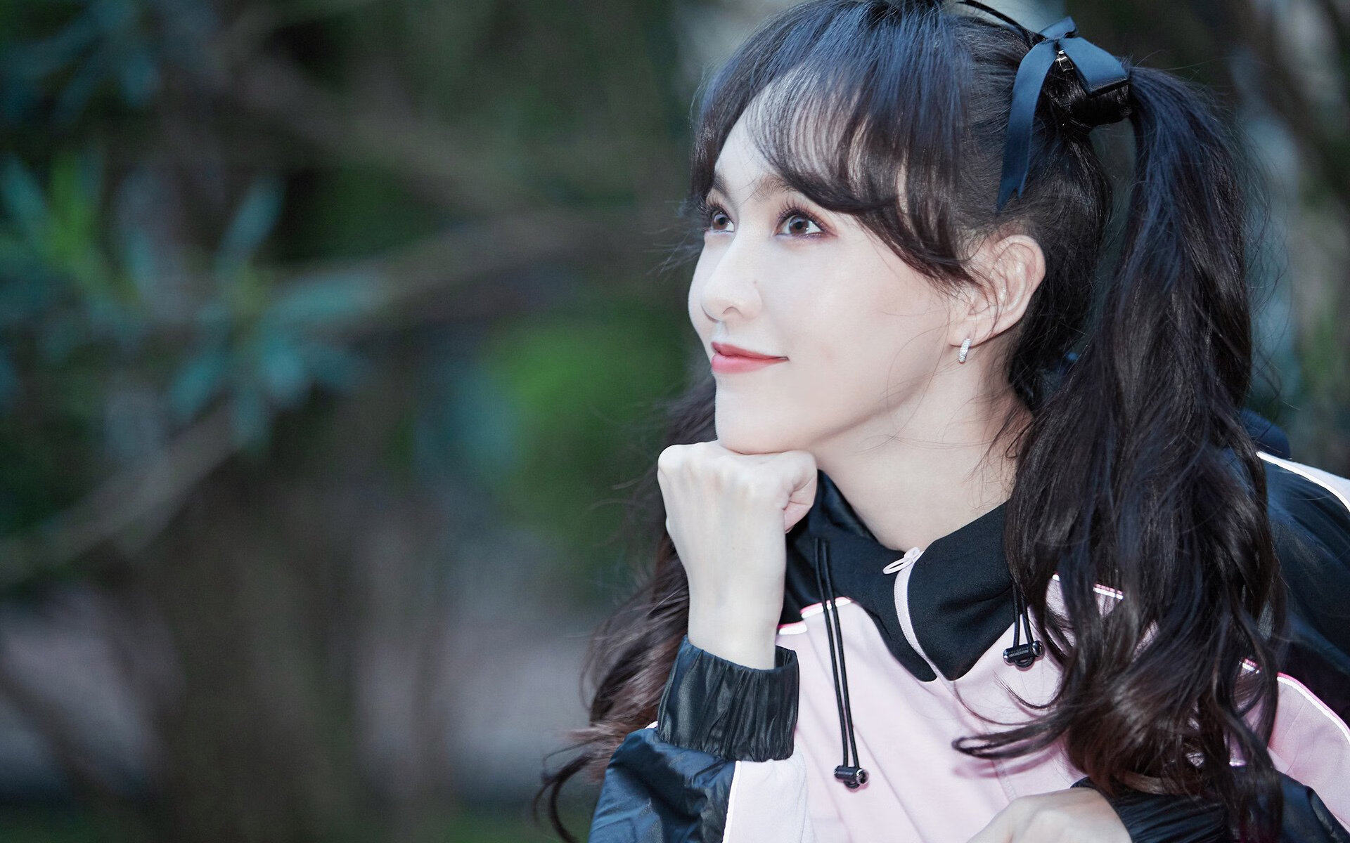 爱游戏官网首页-“西甲强队对决，场上一触即发激烈碰撞”，曾经的西甲强队